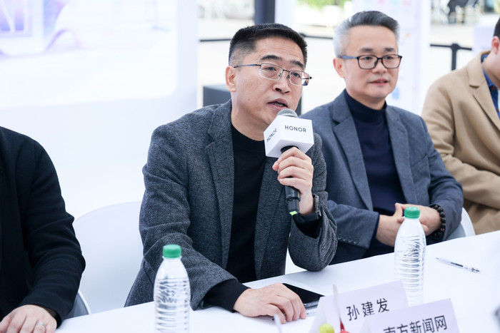 AI加持的荣耀互联网服务 究竟能带来哪些可能? AI加持的荣耀互联网服务 究竟能带来哪些可能?