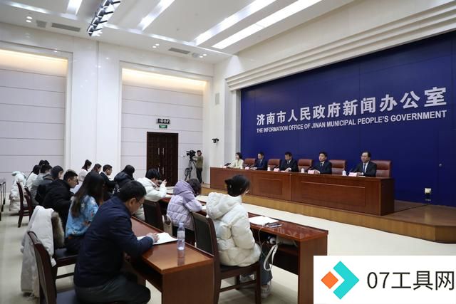 济南市现有人工智能企业400余家 推动人工智能与实体经济深度融合 济南市现有人工智能企业400余家 推动人工智能与实体经济深度融合