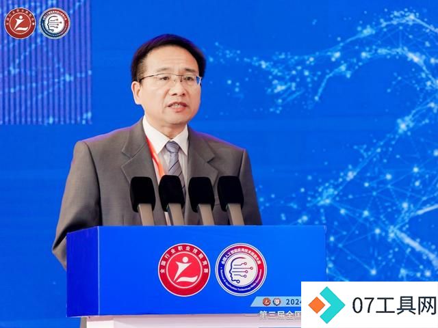 “AI”新时代,智能向未来!第三届全国人工智能应用技术技能大赛决赛在青岛闭幕 “AI”新时代,智能向未来!第三届全国人工智能应用技术技能大赛决赛在青岛闭幕