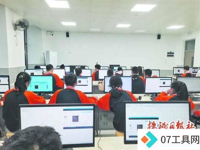 信息科技纳入中考科目范围 教学内容主要包括互联网、物联网、人工智能三大块 信息科技纳入中考科目范围 教学内容主要包括互联网、物联网、人工智能三大块