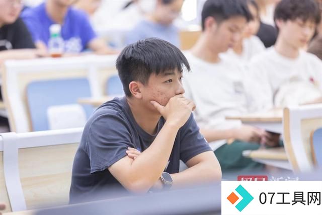 本科就在人工智能顶级会议发表论文,他从江大直博香港科技大学 本科就在人工智能顶级会议发表论文,他从江大直博香港科技大学