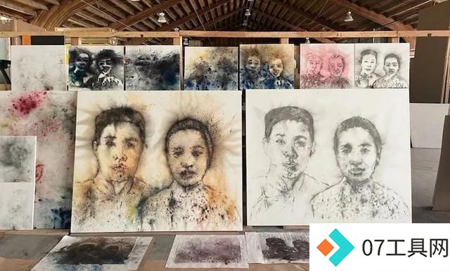 当蔡国强“指导”AI创作:灵魂扫描,灵**集 当蔡国强“指导”AI创作:灵魂扫描,灵**集