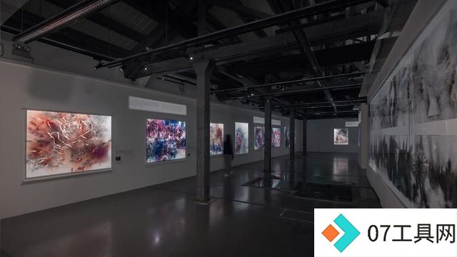 当蔡国强“指导”AI创作:灵魂扫描,灵**集 当蔡国强“指导”AI创作:灵魂扫描,灵**集