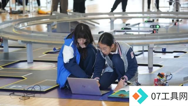 AI“撞脸”国粹,80万人次青少年在这场嘉年华中走近人工智能 AI“撞脸”国粹,80万人次青少年在这场嘉年华中走近人工智能