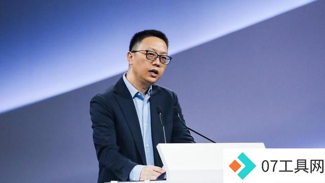 阿里巴巴CEO吴泳铭:AI创造的价值将远大于互联网连接创造的价值 阿里巴巴CEO吴泳铭:AI创造的价值将远大于互联网连接创造的价值
