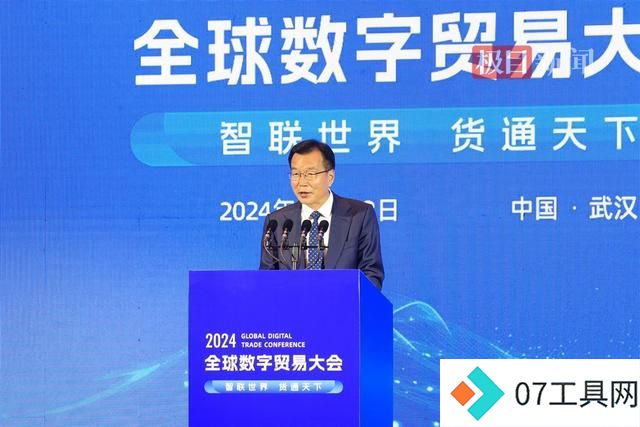 王金平:低空经济也要赶上人工智能这个大趋势 王金平:低空经济也要赶上人工智能这个大趋势