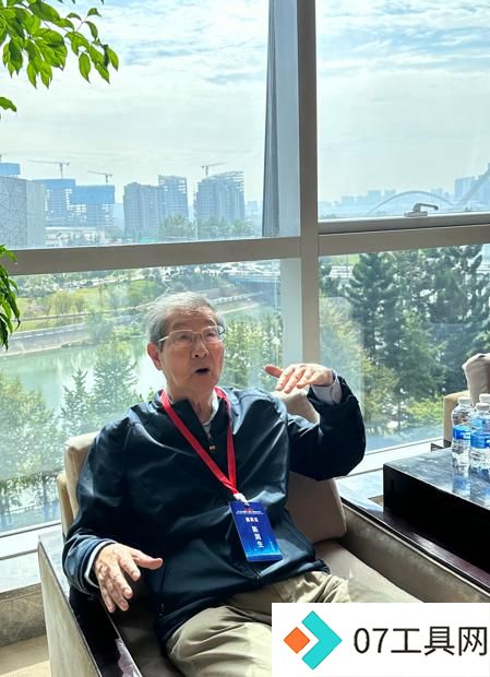 中国科学院院士陈润生:人工智能大模型仍在发展初期 生物医药行业的应用刚刚开始 中国科学院院士陈润生:人工智能大模型仍在发展初期 生物医药行业的应用刚刚开始