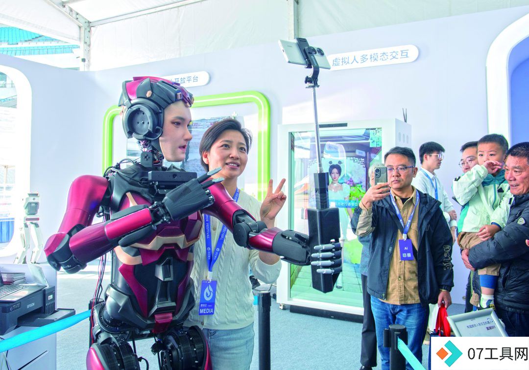 逐浪AI大潮,中国向新而生 逐浪AI大潮,中国向新而生