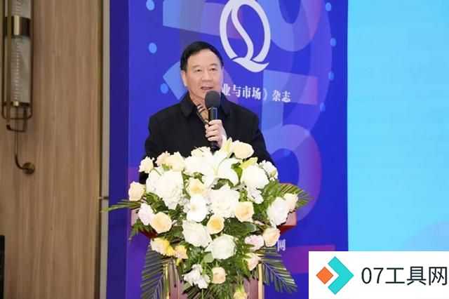 2025年新机遇在哪?AI大潮下如何共生共荣? 2025年新机遇在哪?AI大潮下如何共生共荣?