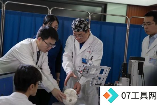 “AI+医学教育”,交医探索新医科背景下医学创新人才培养新模式 “AI+医学教育”,交医探索新医科背景下医学创新人才培养新模式