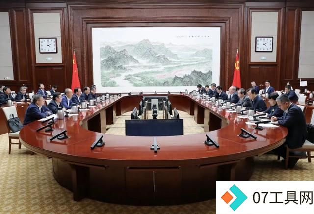 深化部市合作推动人工智能赋能新型工业化座谈会召开,尹力、金壮龙、殷勇讲话 深化部市合作推动人工智能赋能新型工业化座谈会召开,尹力、金壮龙、殷勇讲话