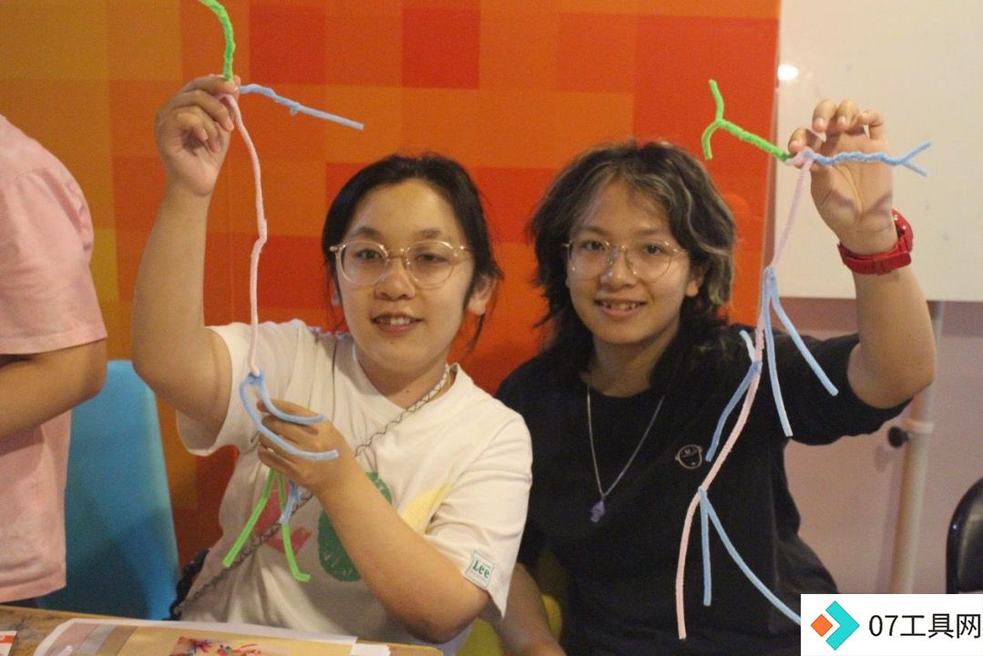 青春华章|开展脑科学、人工智能实践,我们为孤独症孩子编织科学梦 青春华章|开展脑科学、人工智能实践,我们为孤独症孩子编织科学梦