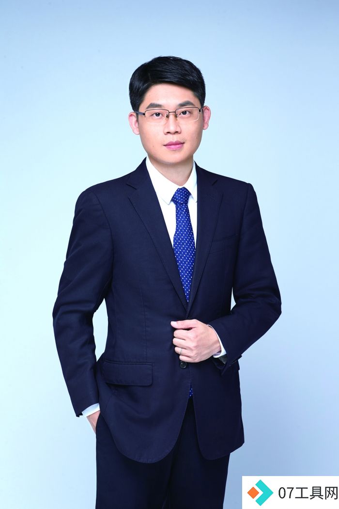 把握AI投资机会:雷志勇解读数字经济混合基金策略与展望 把握AI投资机会:雷志勇解读数字经济混合基金策略与展望