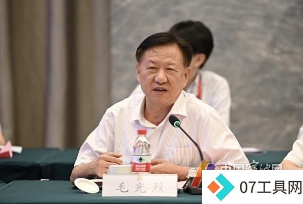 人工智能赋能新型工业化:宁波院士专家献策与实践探讨 人工智能赋能新型工业化:宁波院士专家献策与实践探讨