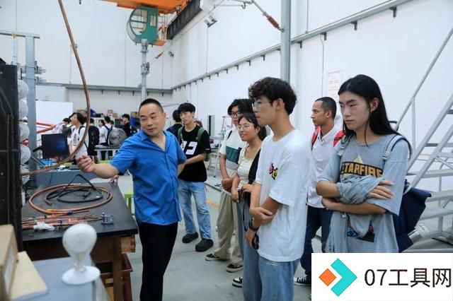 四川一高校开设人工智能通识课 提升学生AI应用和跨界能力 四川一高校开设人工智能通识课 提升学生AI应用和跨界能力
