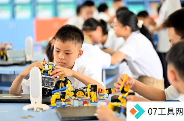 人工智能教育在校园的应用:培养未来科技人才 人工智能教育在校园的应用:培养未来科技人才