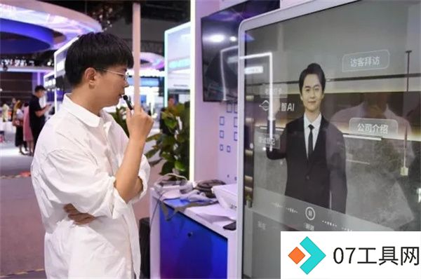 科技巨头为何押注小模型?大模型退潮背后的原因解析 科技巨头为何押注小模型?大模型退潮背后的原因解析