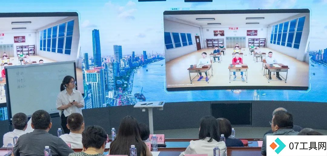 AI学生课堂:上海师范大学首个大模型模拟教学实践 AI学生课堂:上海师范大学首个大模型模拟教学实践