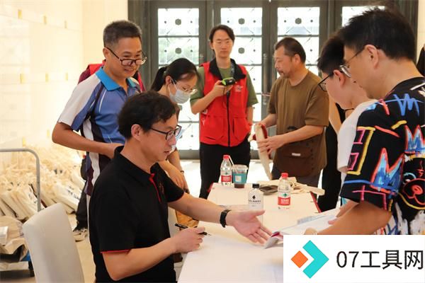 《人工智能极简史》分享会揭示AI与人类共生未来 《人工智能极简史》分享会揭示AI与人类共生未来