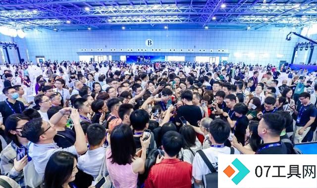 人工智能产业“增”量来源揭秘:技术突破与投资热潮 人工智能产业“增”量来源揭秘:技术突破与投资热潮