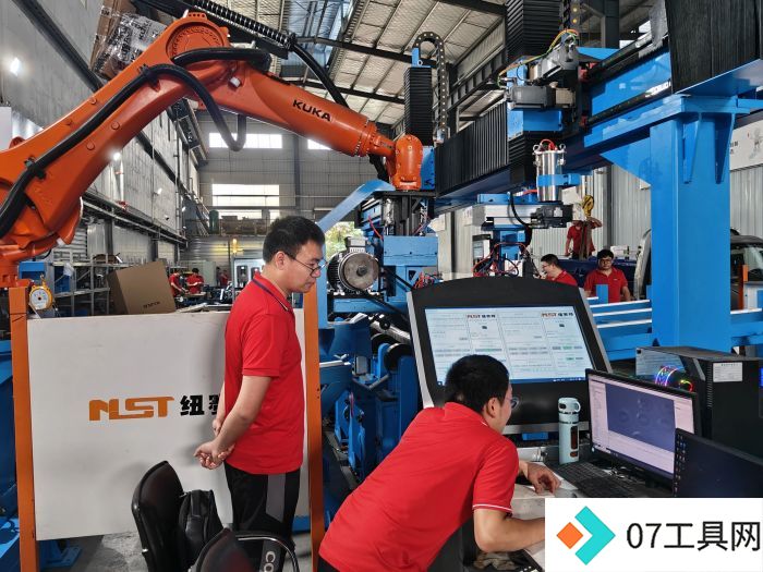 都江堰智造:纽赛特工业机器人加速人工智能革命 都江堰智造:纽赛特工业机器人加速人工智能革命