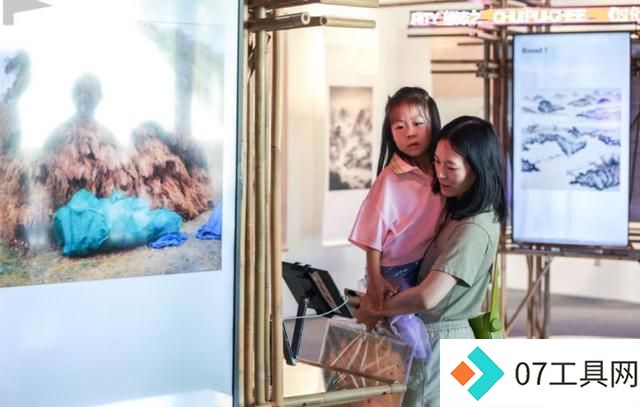 人工智能拓展艺术创作的可能性,《过化存神》深圳展览引发市民探索 人工智能拓展艺术创作的可能性,《过化存神》深圳展览引发市民探索