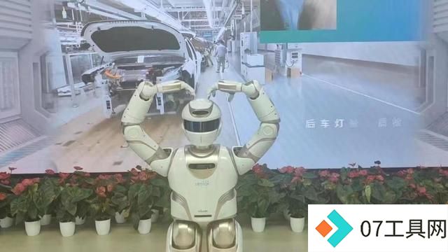 北京京港青年创新交流会:人工智能成就“忘年交” 北京京港青年创新交流会:人工智能成就“忘年交”