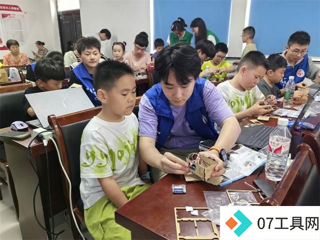 E启助力 绿色锡行 中医药人工智能实践团引领青少年探索绿色未来 E启助力 绿色锡行 中医药人工智能实践团引领青少年探索绿色未来