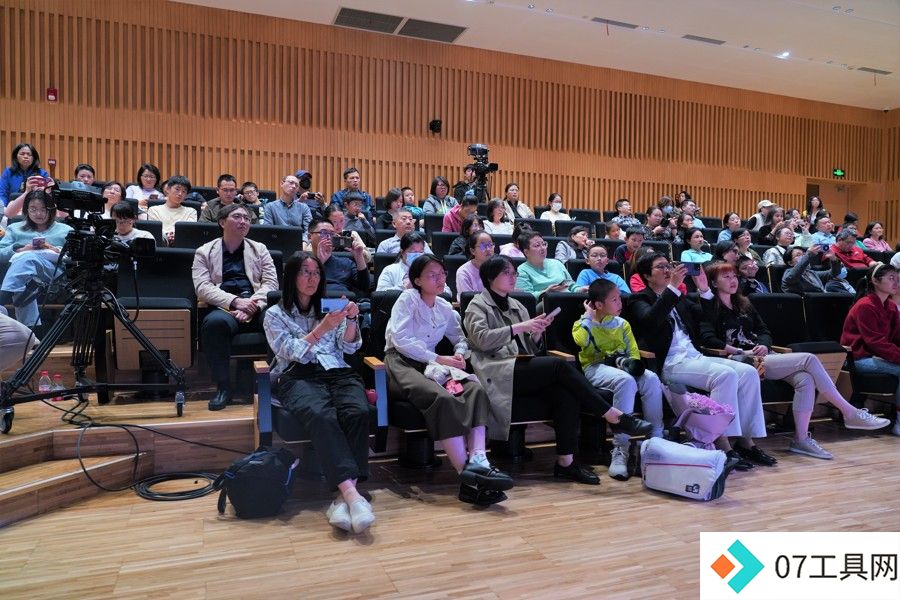 人工智能给外语学习带来冲击，今天为什么还要认真学好外语？