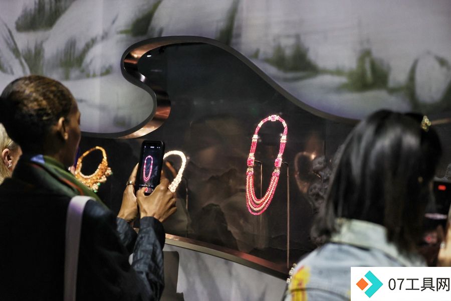 上海博物馆最新特展的视觉总监并非人类：AI遇上博物馆，挑战还是机遇？