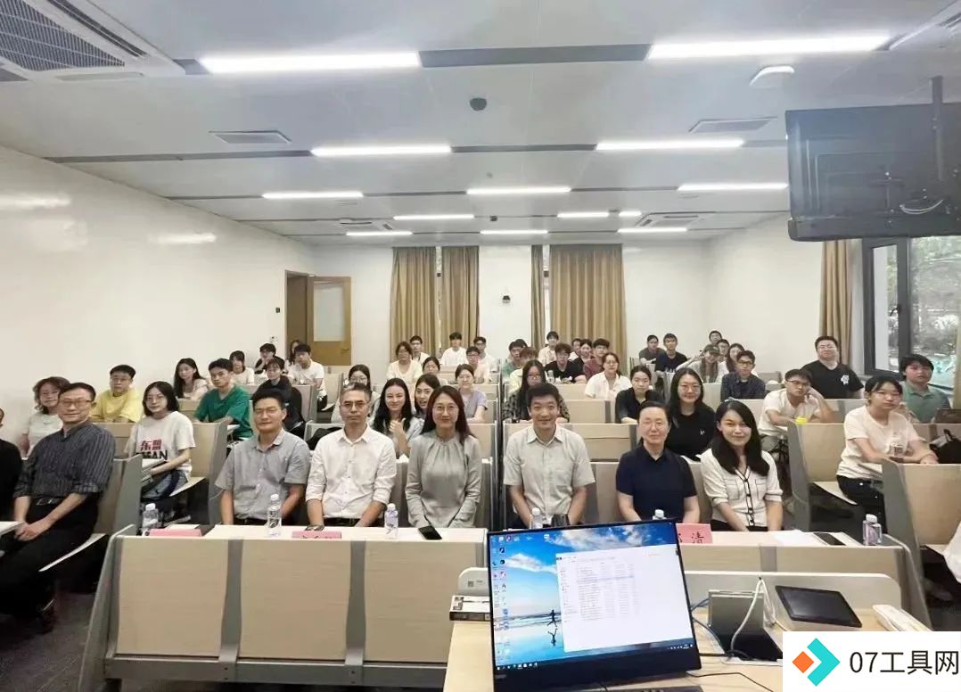 构建“人工智能+语言”微专业，这一高校打造复合型创新人才的新范式