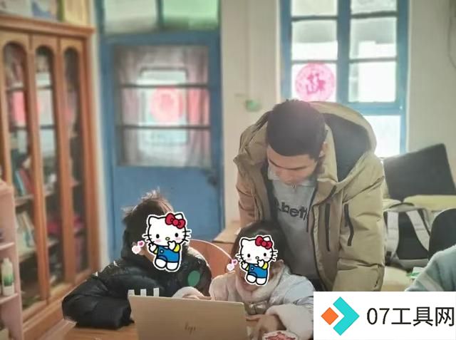一个90后程序员的公益实践：为流动儿童科普AI，然后互相治愈