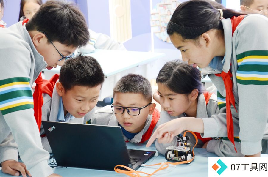 人工智能课程进课表，校园打造智能学习空间，这些学校让AI全面赋能学生成长
