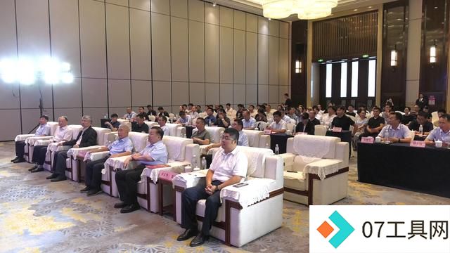 新乡智能制造与人工智能技术赋能产业创新