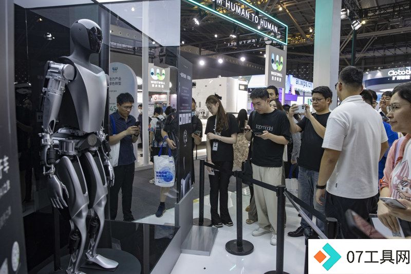 2024：人工智能迈进应用爆发之年